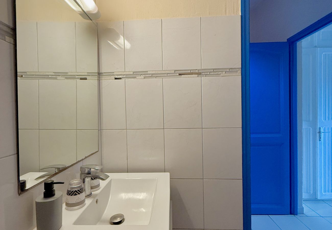 Studio in Le Diamant - coquet studio  équipé à 25 mètre de la plage