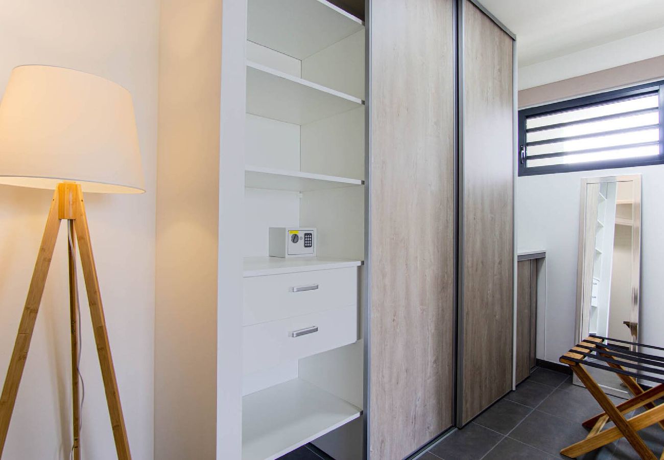 Apartment in Fort-de-France - Appartement Corail Bleu 3 Étoiles 