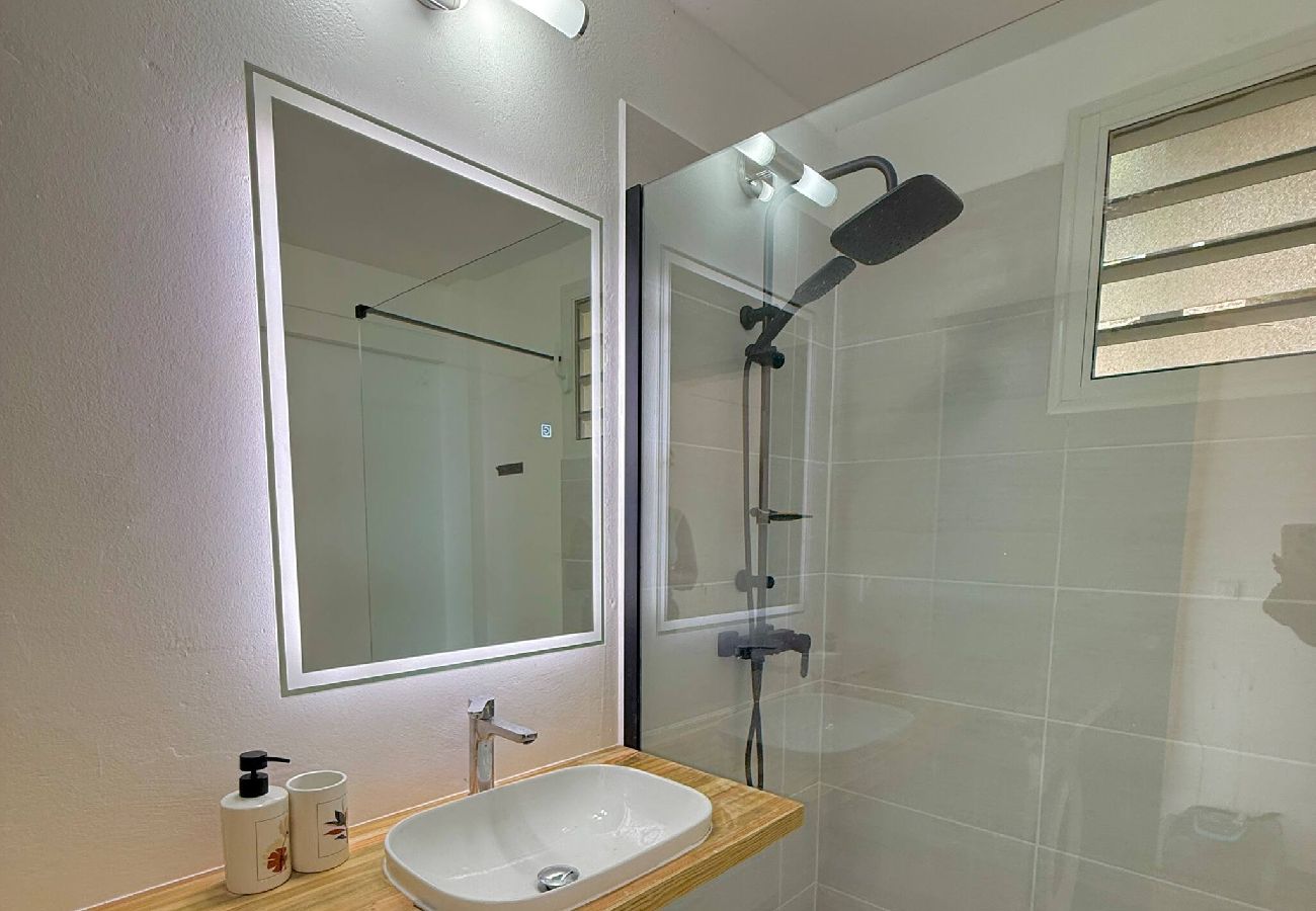 Studio in Schoelcher - Studio Ti l'Horizon - Vue Mer & Piscine 