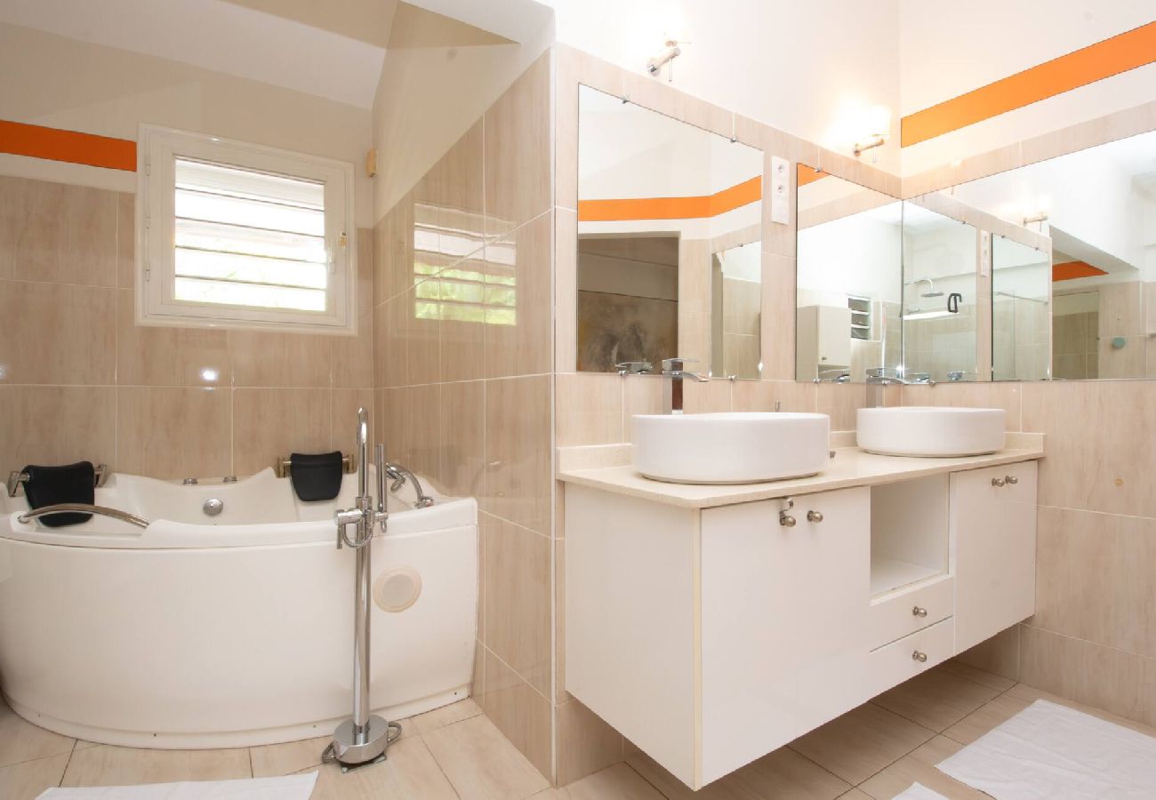 Villa in Le Lamentin - Villa Bambou - Private Pool 