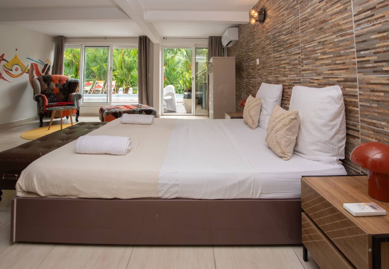 Villa in Le Lamentin - Villa Palmiers Rouges - Private Pool 