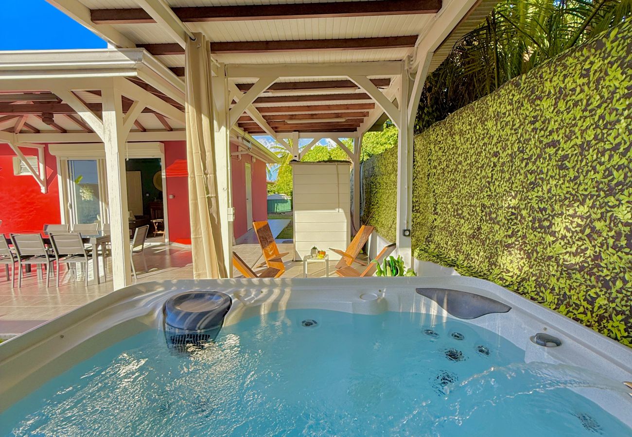 Villa à Le Vauclin - Villa SAADA cosy piscine, jacuzzi et sauna. 