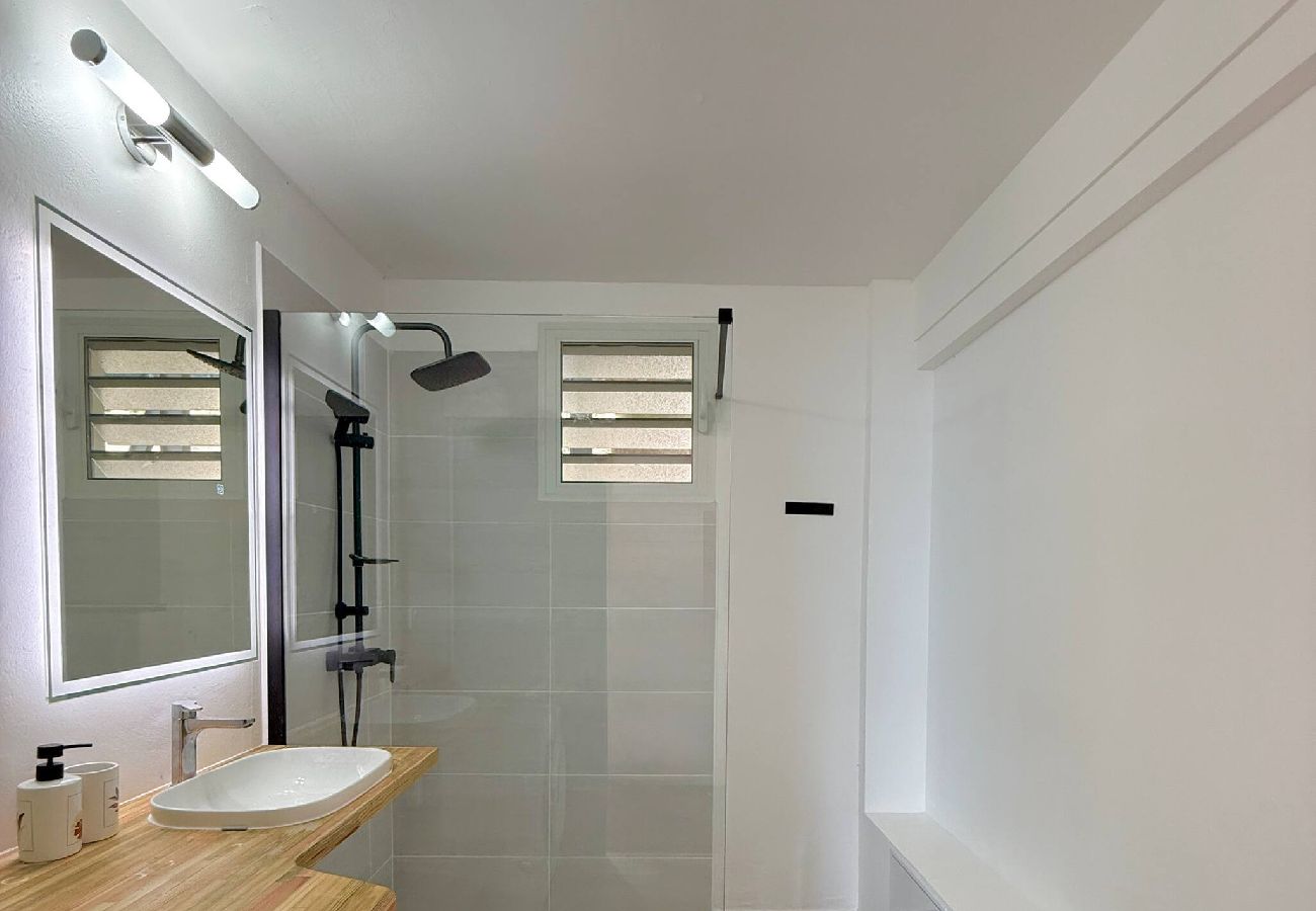 Studio à Schoelcher - Studio Ti l'Horizon - Vue Mer & Piscine 