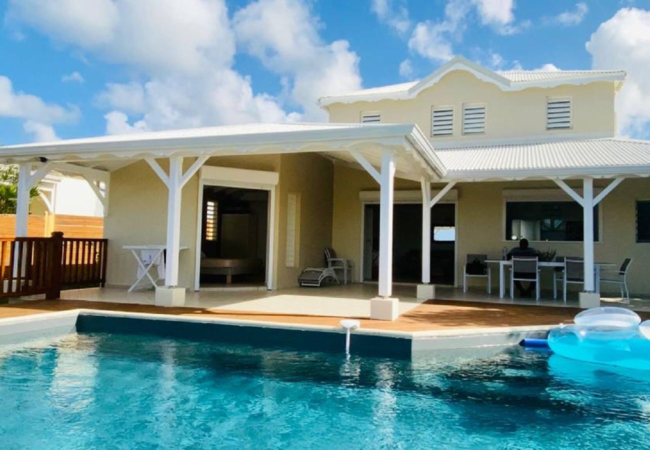Villa à Le Moule - Villa Holy Days - Piscine & Magnifique vue mer 