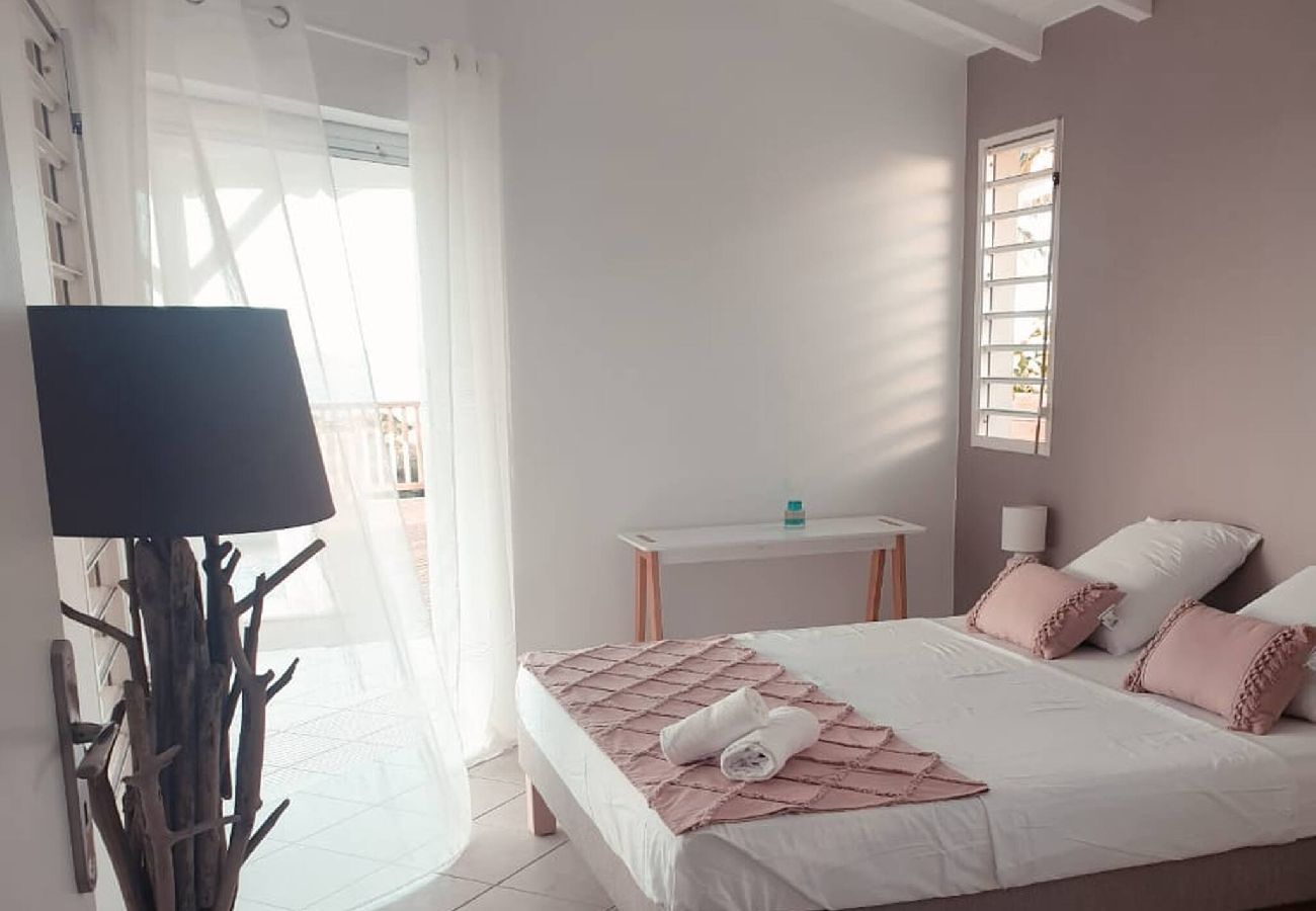 Villa à Le Moule - Villa Holy Days - Piscine & Magnifique vue mer 