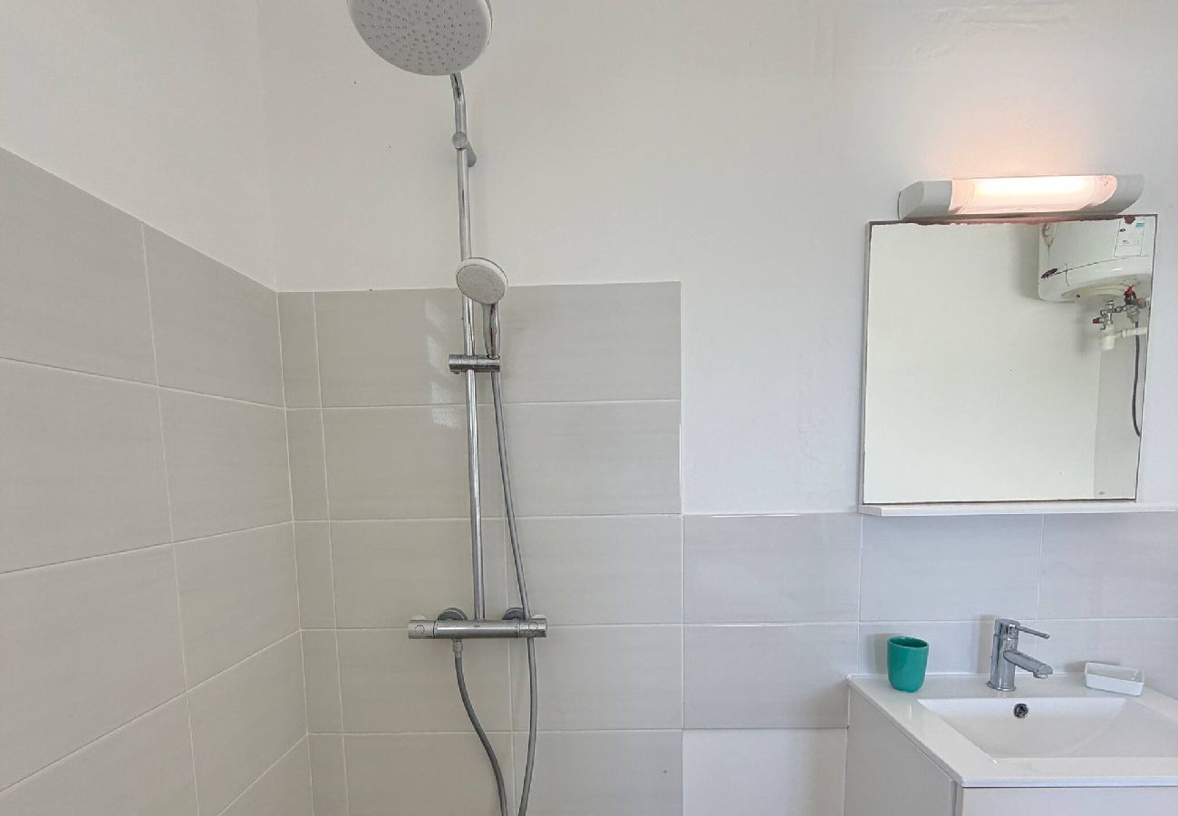 Maison à Le Moule - La Villa Bleu Émeraude 