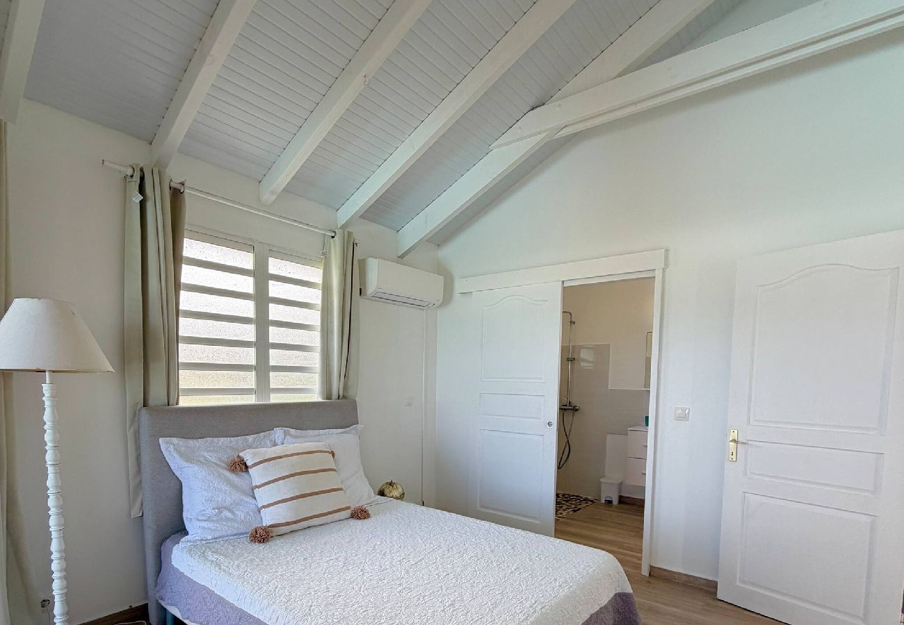 Maison à Le Moule - La Villa Bleu Émeraude 