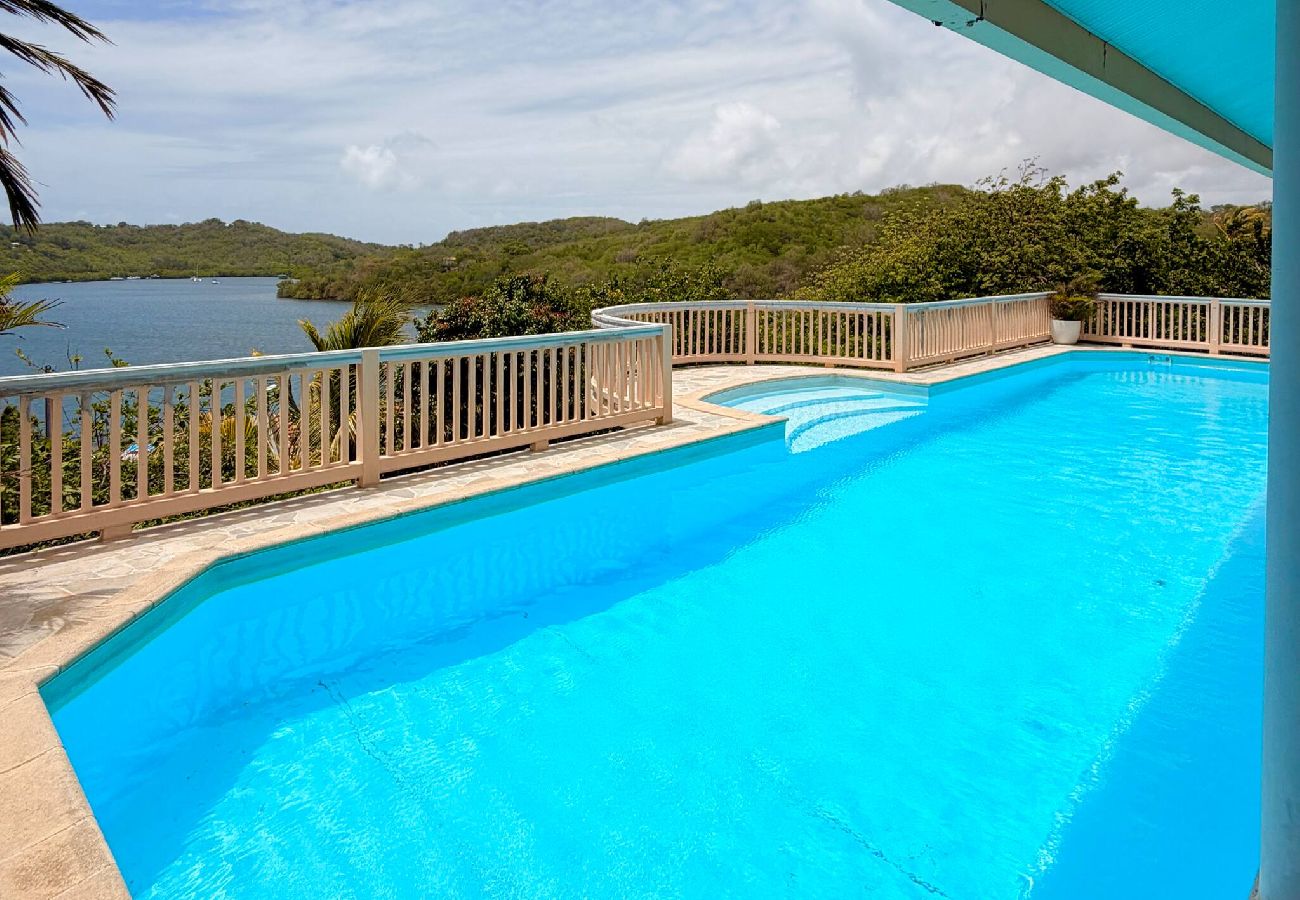 Villa à Le Robert - Villa Horizon Bleu - Sea view & Pool 