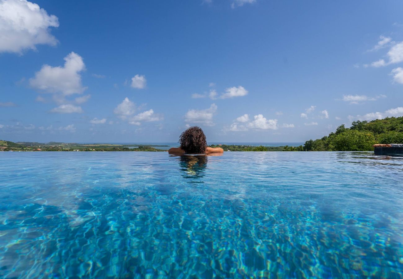 Villa à Le Marin - Cottage de standing - Lakou - Piscine et vue mer 